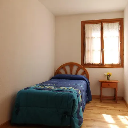 Apartamentos Los Tilos Benasque Zimmer foto
